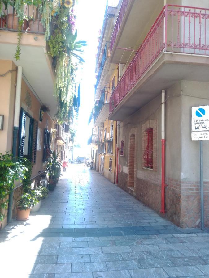 Appartamento soluzione mare Mazzeo Esterno foto