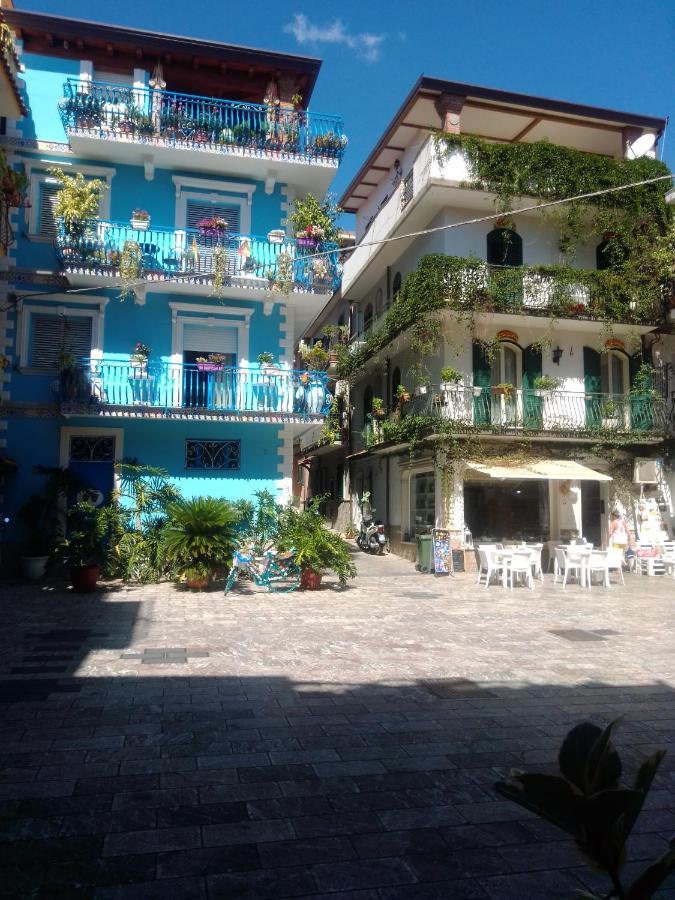 Appartamento soluzione mare Mazzeo Esterno foto