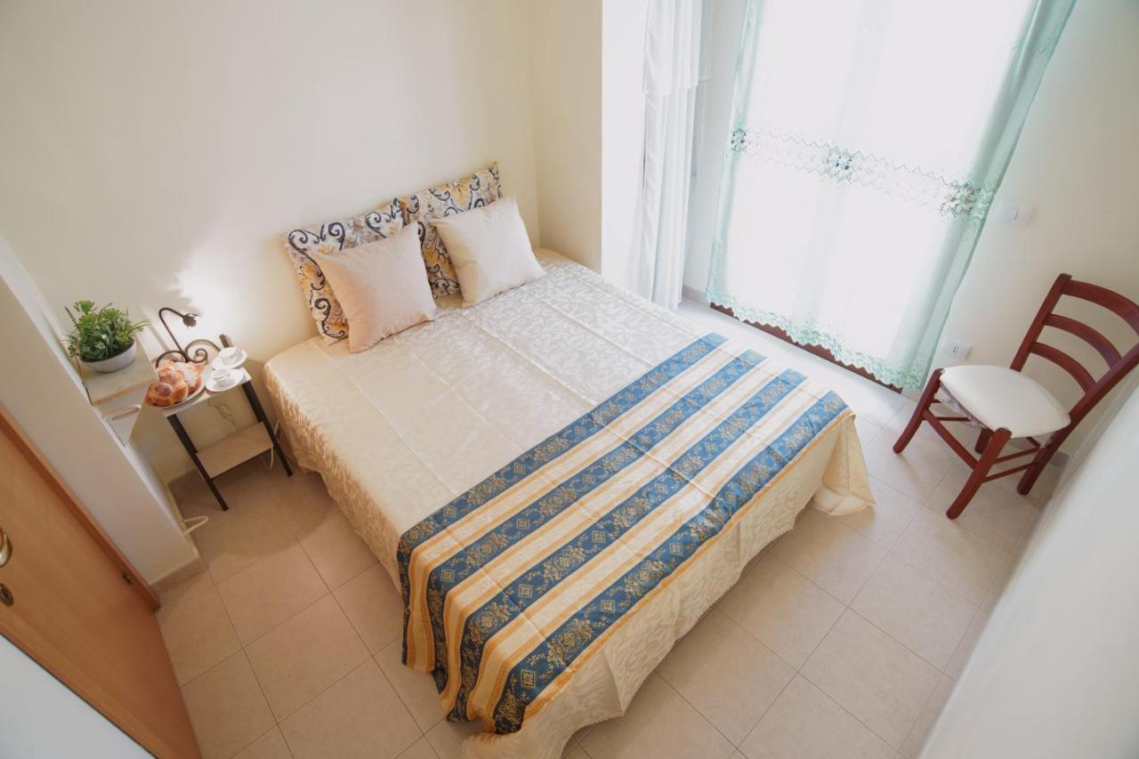 Appartamento soluzione mare Mazzeo Esterno foto