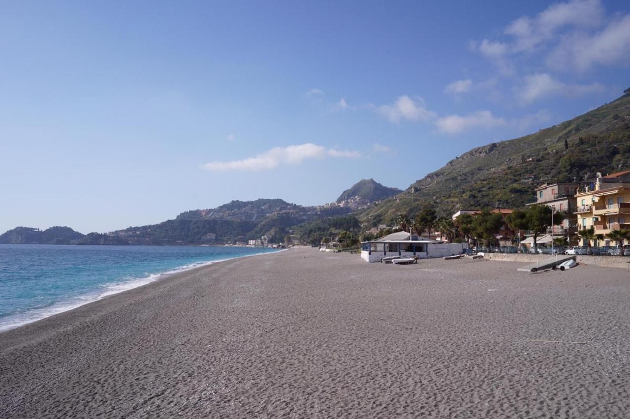 Appartamento soluzione mare Mazzeo Esterno foto