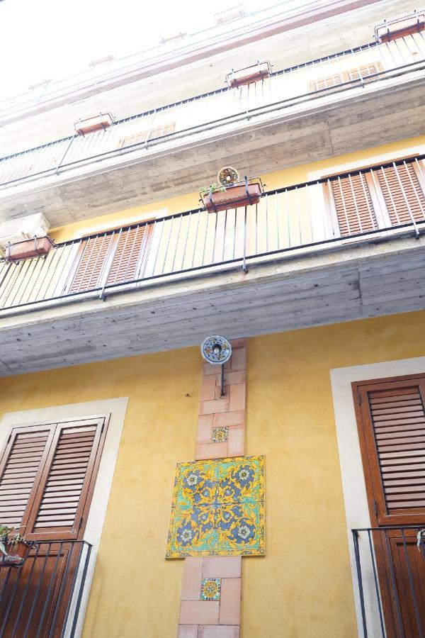 Appartamento soluzione mare Mazzeo Esterno foto