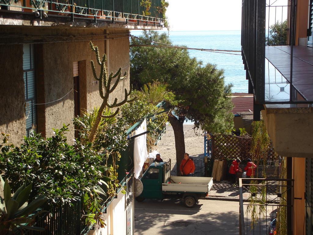 Appartamento soluzione mare Mazzeo Camera foto